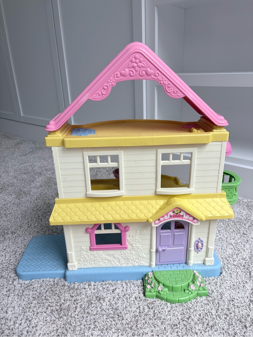 Vintage 2005 Fisher Price My First Dollhouse with Furniture & Dolls - Picture 8 of 16
